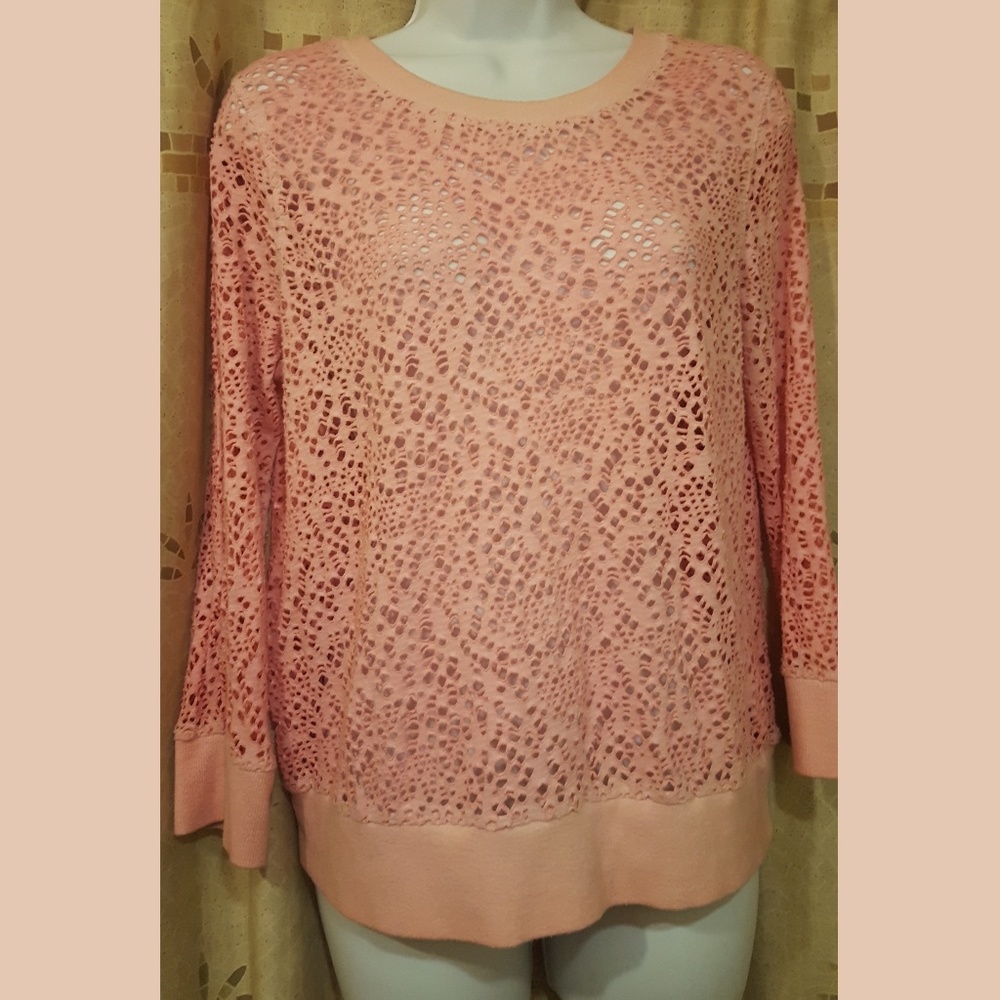 Trendy 'Moth Hole Top- Baby Pink